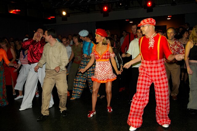 min 2005 11 12 fous swing 269
